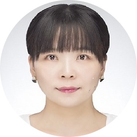 윤연서 교수님 사진